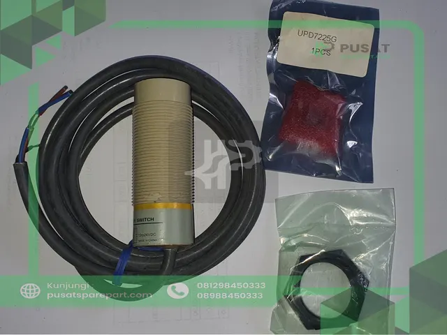 Omron E2K-X15ME1 Capacitive Proximity Sensor M30 15mm NPN NO 2M - gambar 2